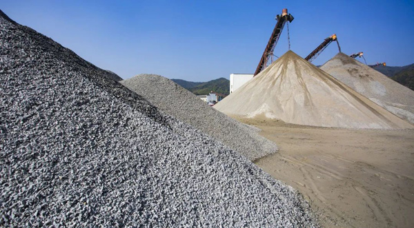 投資一家制砂廠能賺錢嗎？什么樣的制砂機(jī)生產(chǎn)效率高？