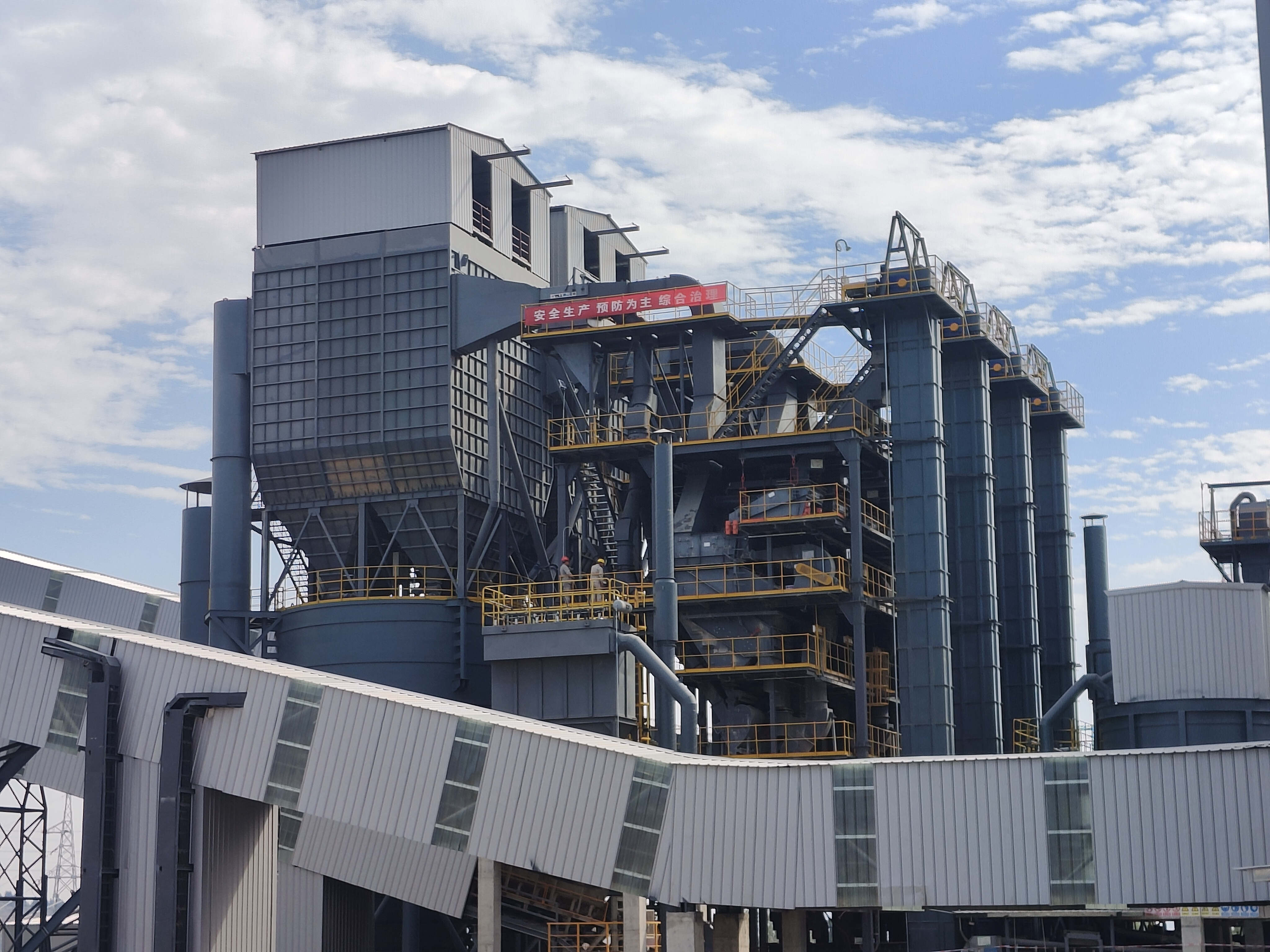 28項(xiàng)大型基礎(chǔ)建設(shè)工程獲批，制砂樓助力企業(yè)提高砂石品質(zhì)